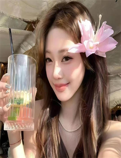 亚洲精品久久久久一区二区三区_在盗文里放征婚启事的男人你们伤不起_2026国产精华国产精品